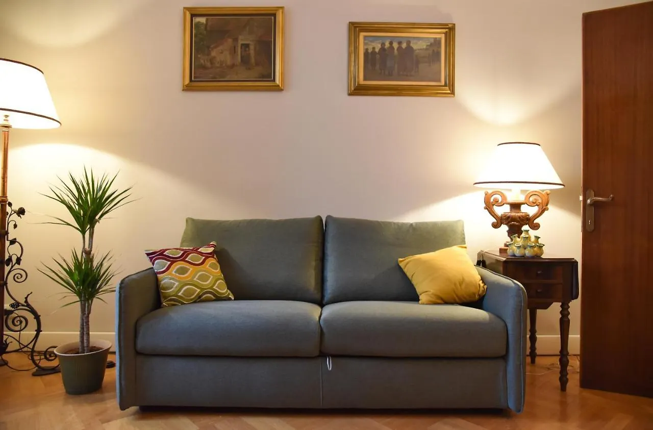 Lily Apartment Florence Italy