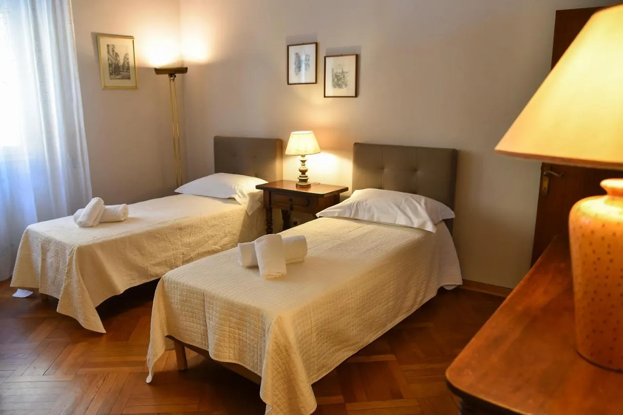 Lily Apartment Florence